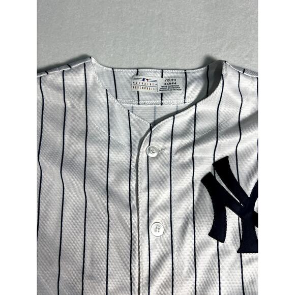 New York Yankees Kids Gleyber Torres #25 Jersey Size Youth Small MLB - Picture 6 of 10
